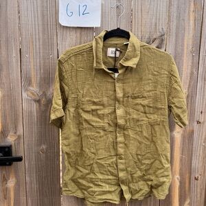 NWT BDG Olive-Tone Short Sleeve Button-Up Shirt Size Small